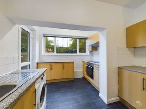 kitchen- click for photo gallery